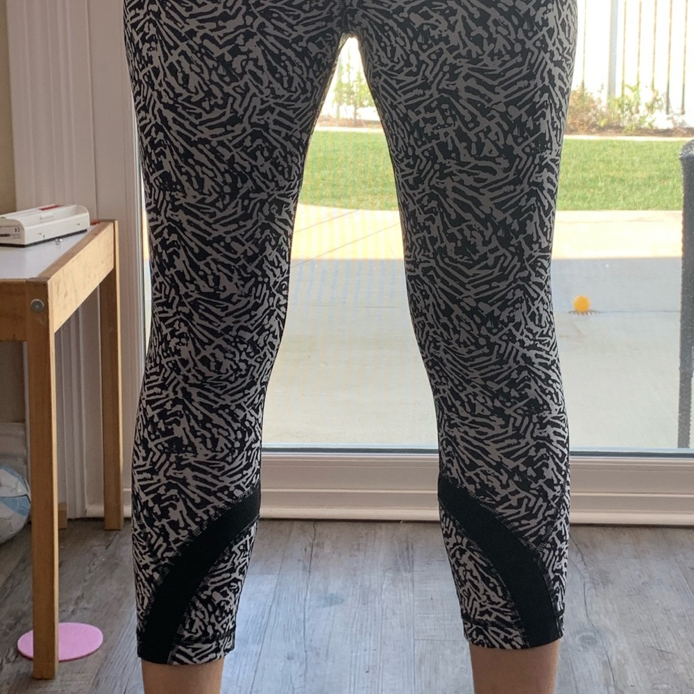 Lululemon Run: Inspire Crop II Zebra Print Tights
